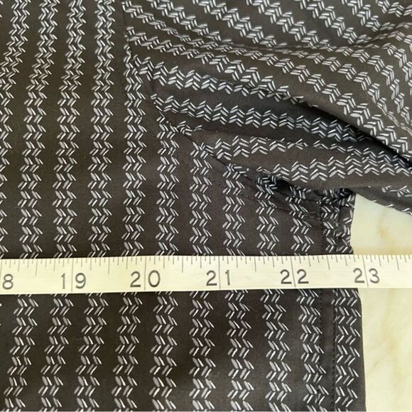 Hugo Boss cotton dress button down shirt size L. - Picture 3 of 6